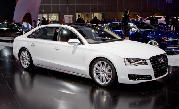 Audi A8 модифицировали Audi A8