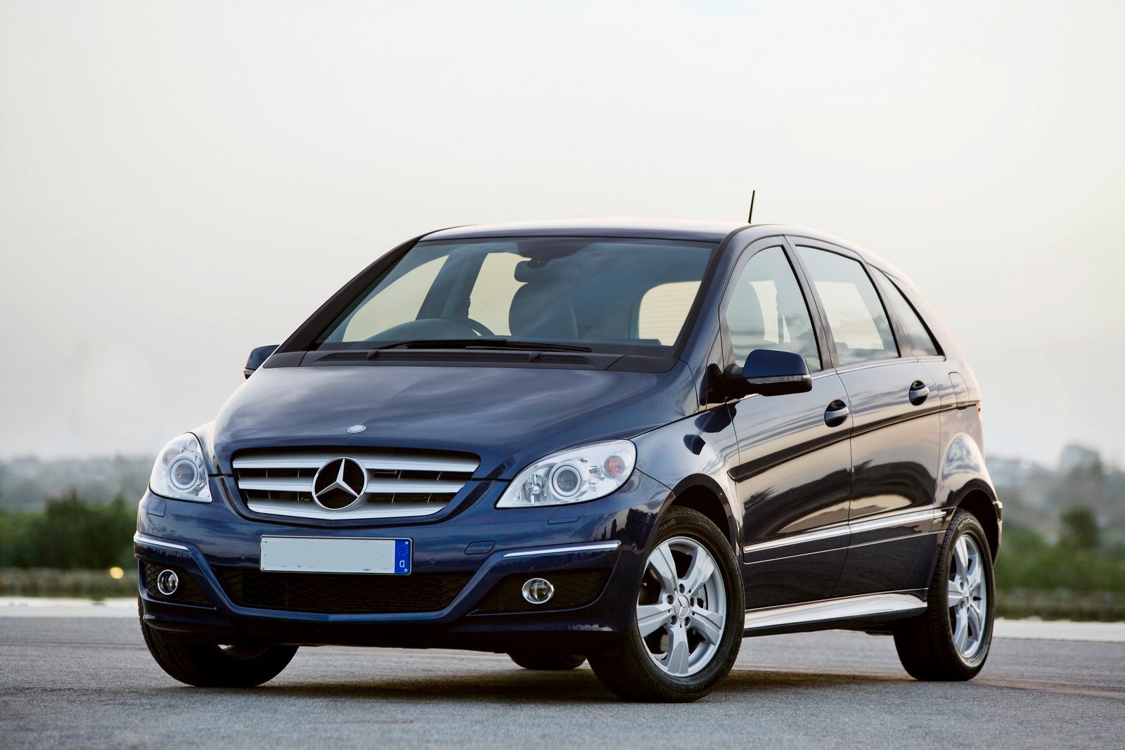 Mercedes-Benz B-Class уже можно приобрести Mercedes-Benz B-Class