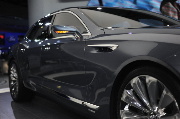 Автомобильный салон в Лос-Анджелесе: Buick LaCrosse Buick LaCrosse 3