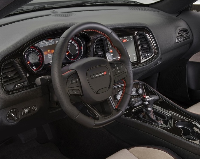 Автомобильный салон в Лас-Вегасе: Dodge Challenger GT AWD Dodge Challenger GT AWD 2