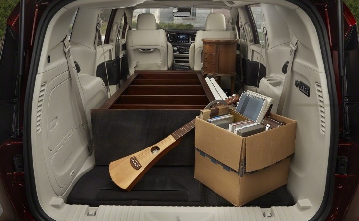 №3 Chrysler Pacifica - автомобильное шоу Детройта 2016 Chrysler Pacifica 3