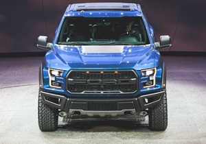№3 Автомобильный салон Детройта 2016: Ford F-150 Raptor SuperCrew Ford F-150 Raptor SuperCrew 3