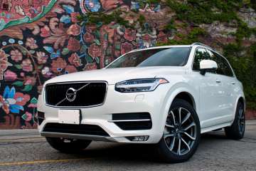 Встречайте Volvo XC90 T5 в автомобильных салонах