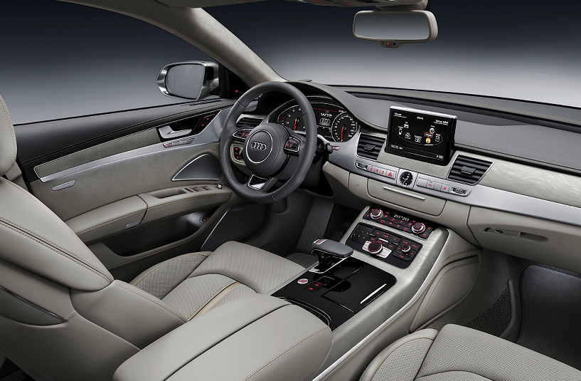 №2 Автономный Audi A8 L W12 показали на «Берлинале» Audi A8 L W12 4