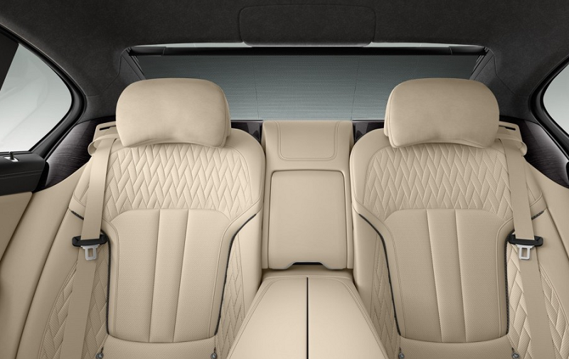 №2 Дебют BMW M760i xDrive состоится уже вскоре BMW M760i xDrive4