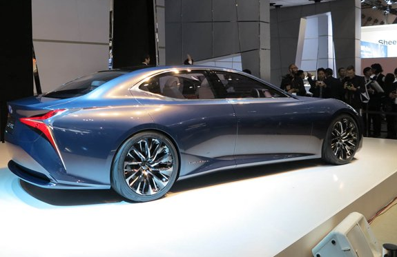 №2 Автомобили на топливных элементах от Lexus начнут строить уже к 2020 году Lexus 4