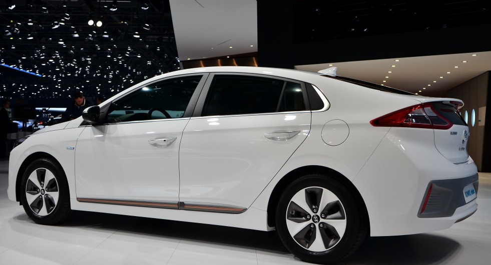 Новый Hyundai Ioniq range – автомобильный салон Женевы 2016 Hyundai Ioniq range