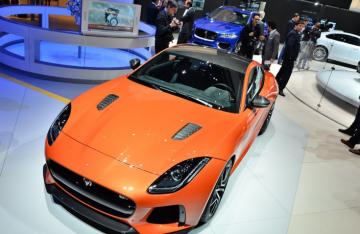 Новый Jaguar F-Type SVR &ndash; автомобильный салон Женевы 2016