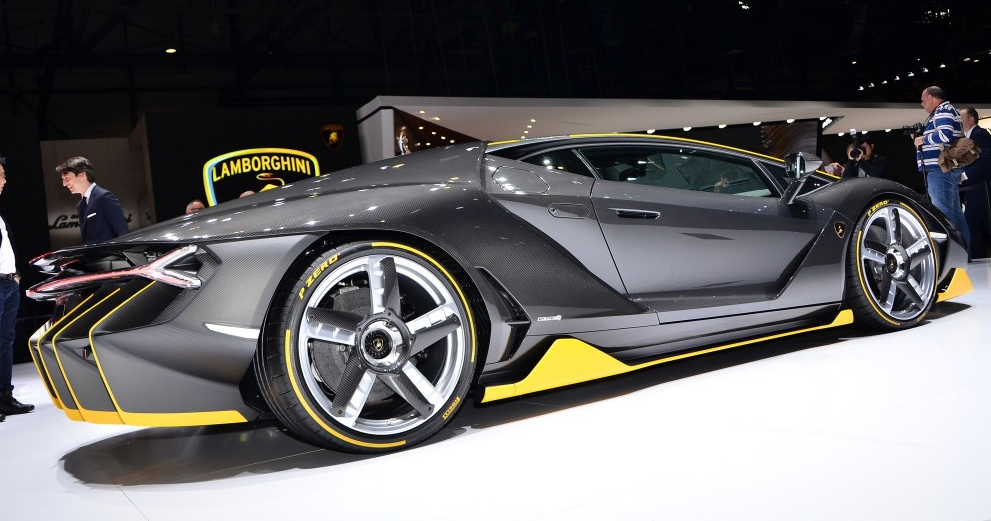 №2 Новый Lamborghini Centenario – автомобильный салон Женевы 2016 Lamborghini Centenario 4
