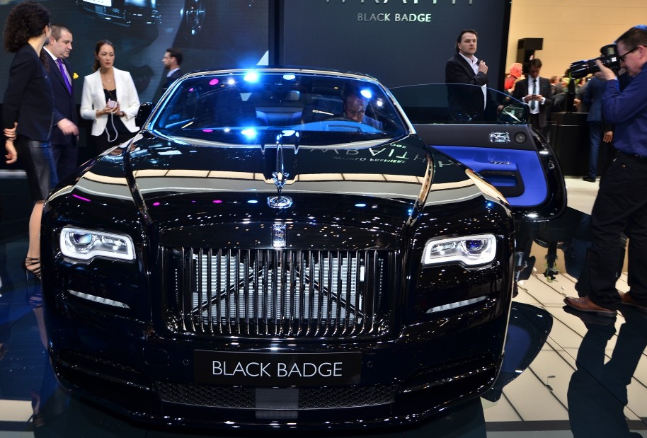 №3 Новый Rolls-Royce Black Badge – автомобильный салон Женевы 2016 Rolls-Royce Black Badge 4