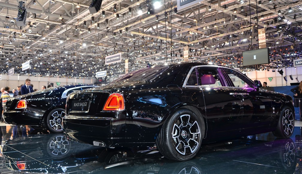 №2 Новый Rolls-Royce Black Badge – автомобильный салон Женевы 2016 Rolls-Royce Black Badge 5