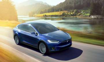 Новый Tesla Model S 75D получит старую батарею