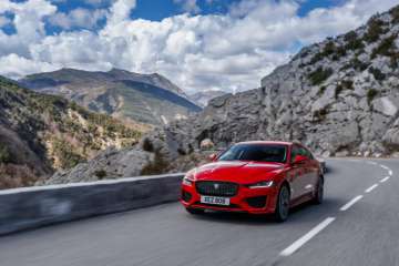 Обзор Jaguar модели XE версии 2019 года